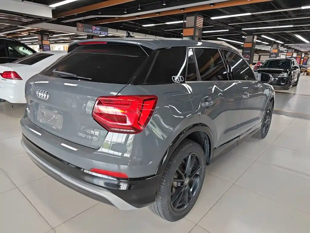 Audi Q2 L 35 TFSI Progressive Dynamic
