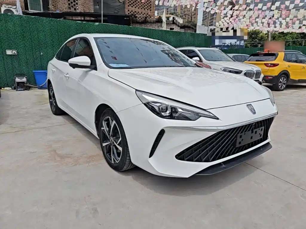 Roewe i5 1.5 L CVT Honored