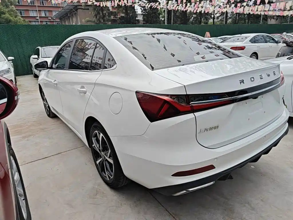 Roewe i5 1.5 L CVT Honored