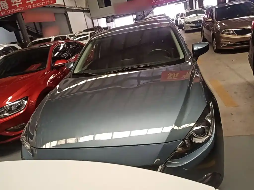 Mazda 3 Axela Sedan 1.5 L Auto Luxury