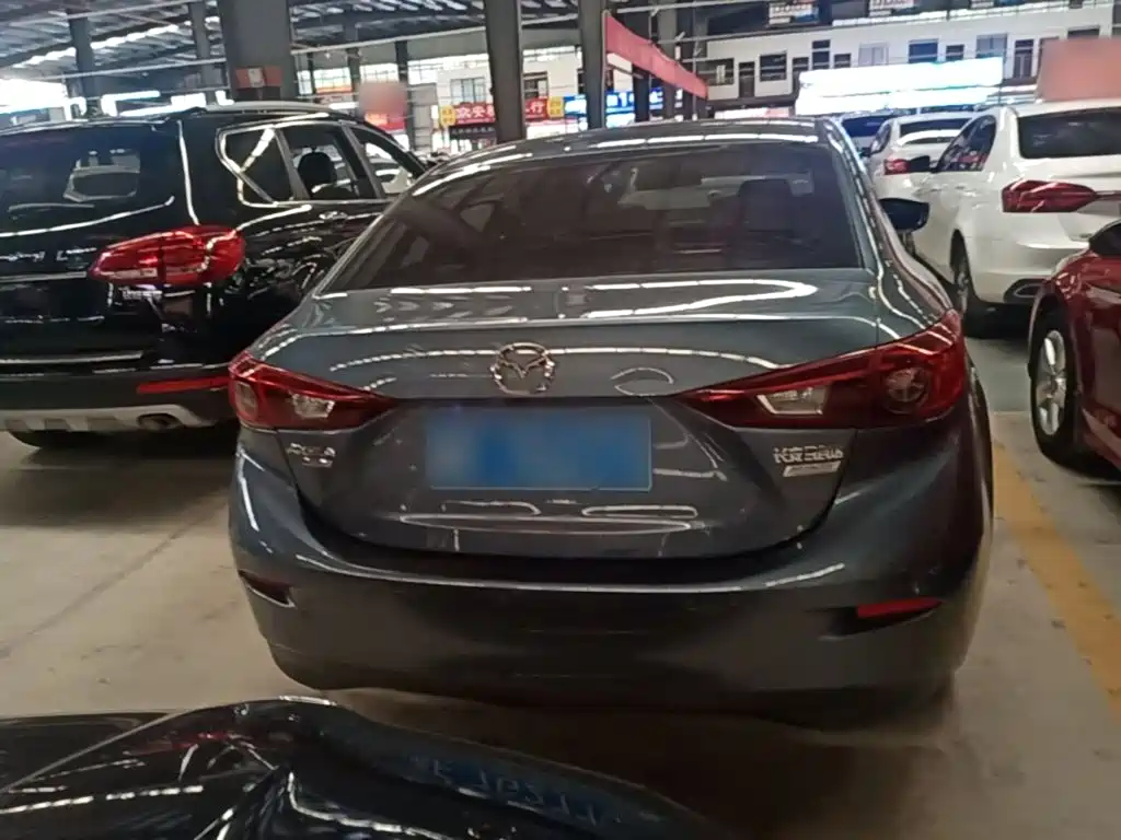 Mazda 3 Axela Sedan 1.5 L Auto Luxury
