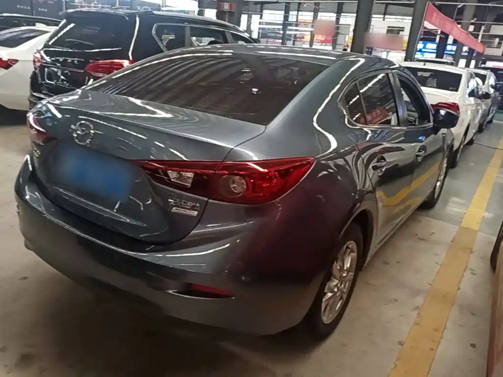 Mazda 3 Axela Sedan 1.5 L Auto Luxury