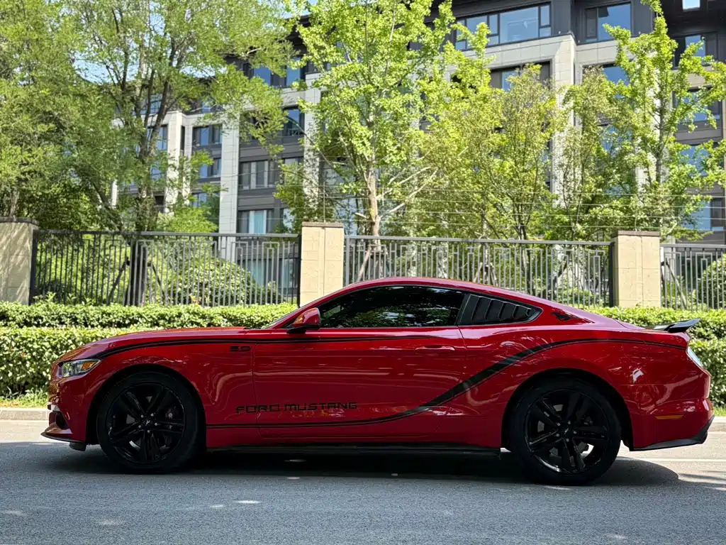 Mustang 2.3 T 50 Anniversary