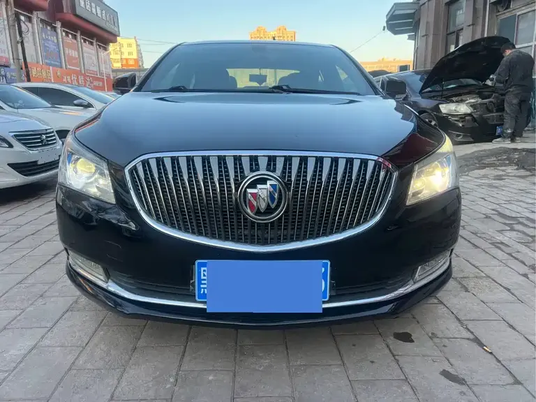 Buick LaCrosse 2.4 L SIDI Elite Comfort