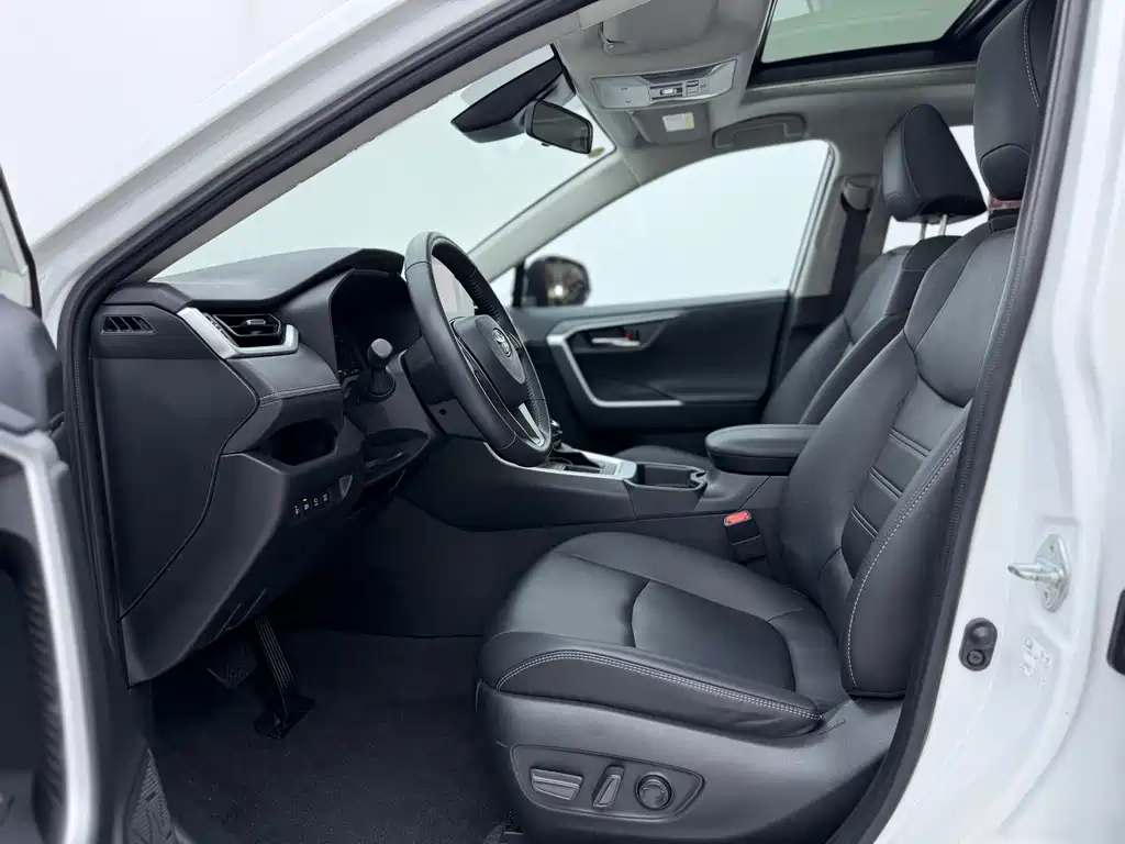 RAV4 2.0 L CVT 2 WD Style Plus