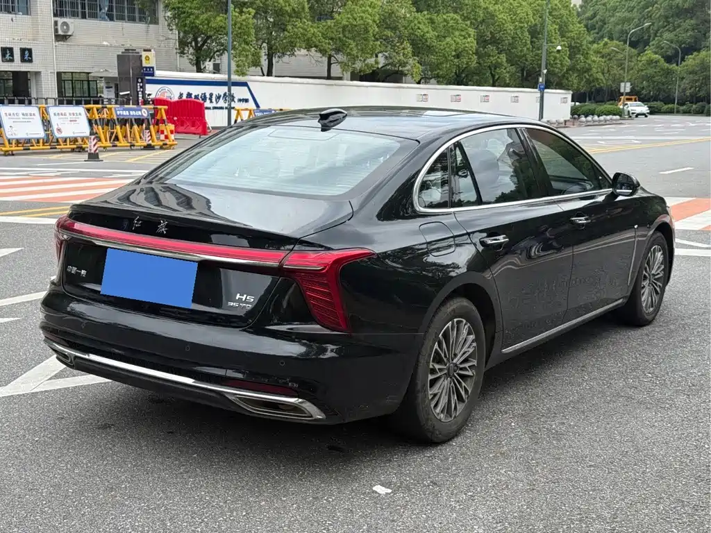 Hongqi H5 1.5 T DCT Connected Flagship Joy