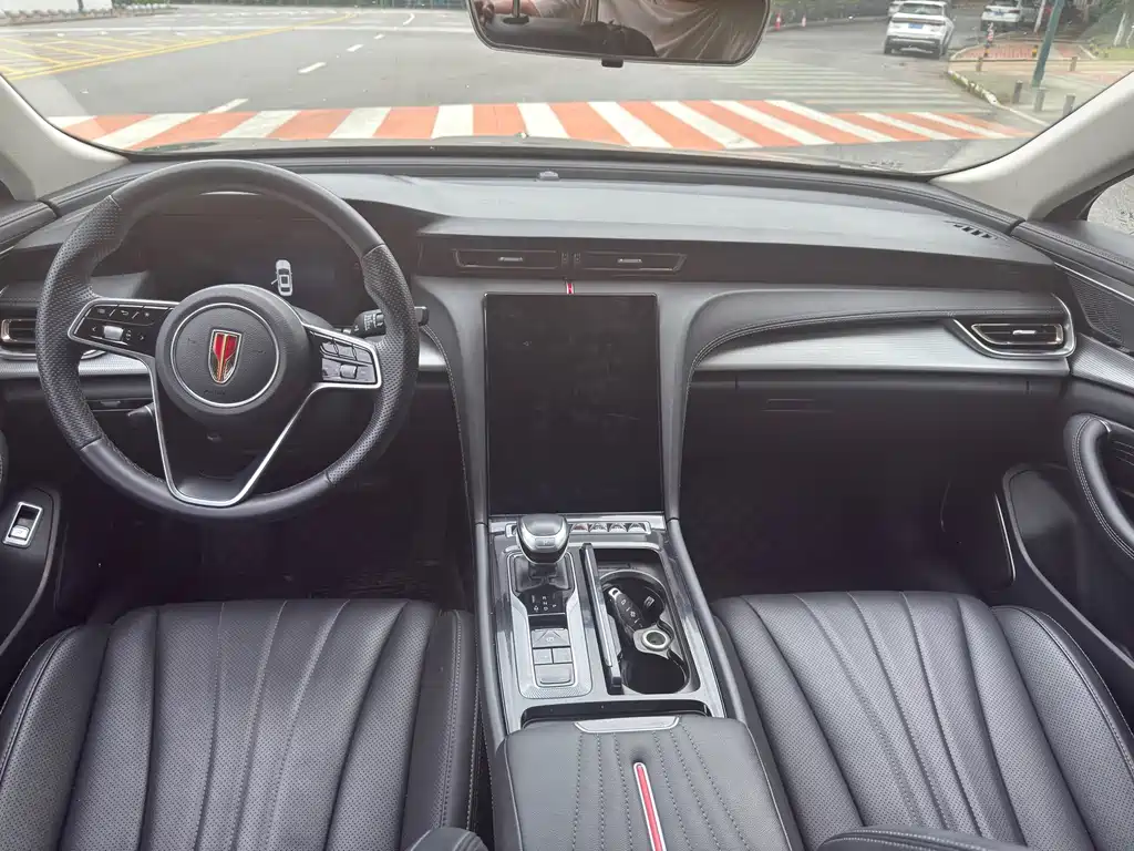 Hongqi H5 1.5 T DCT Connected Flagship Joy