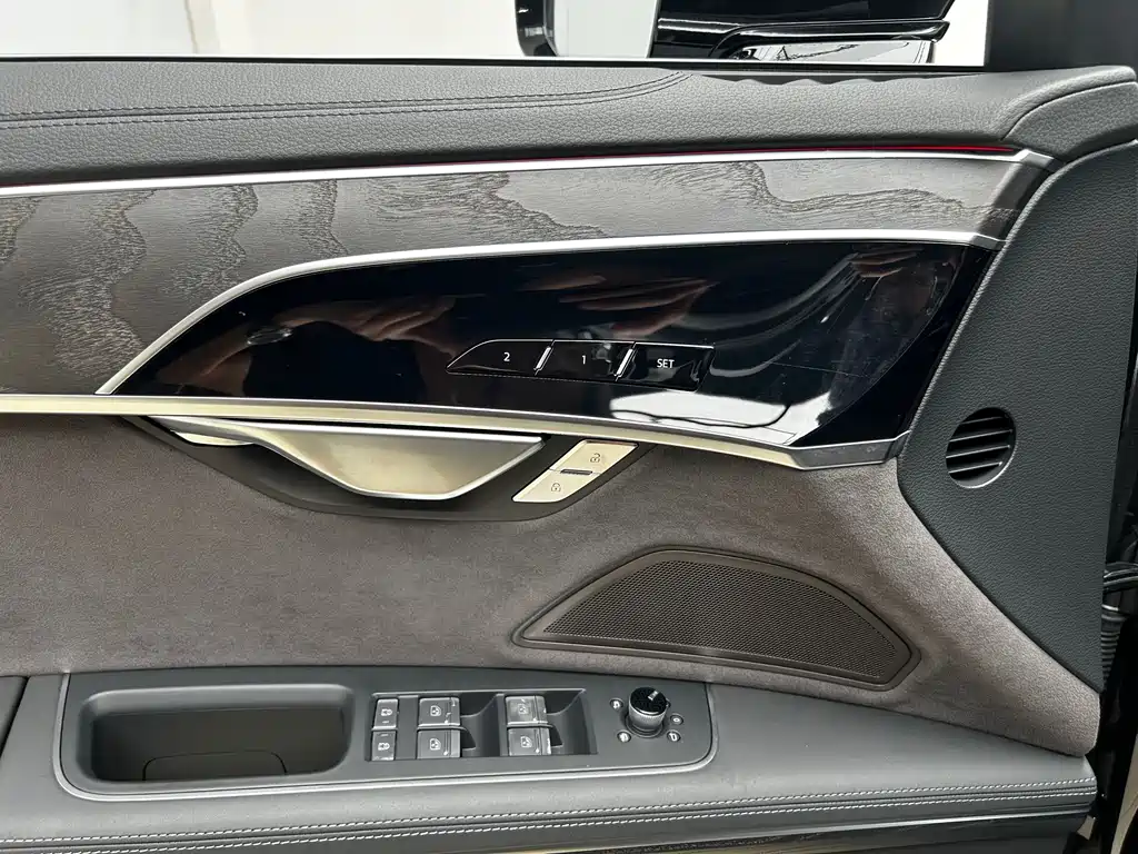 Audi A8 A8 L 50 TFSI quattro Select