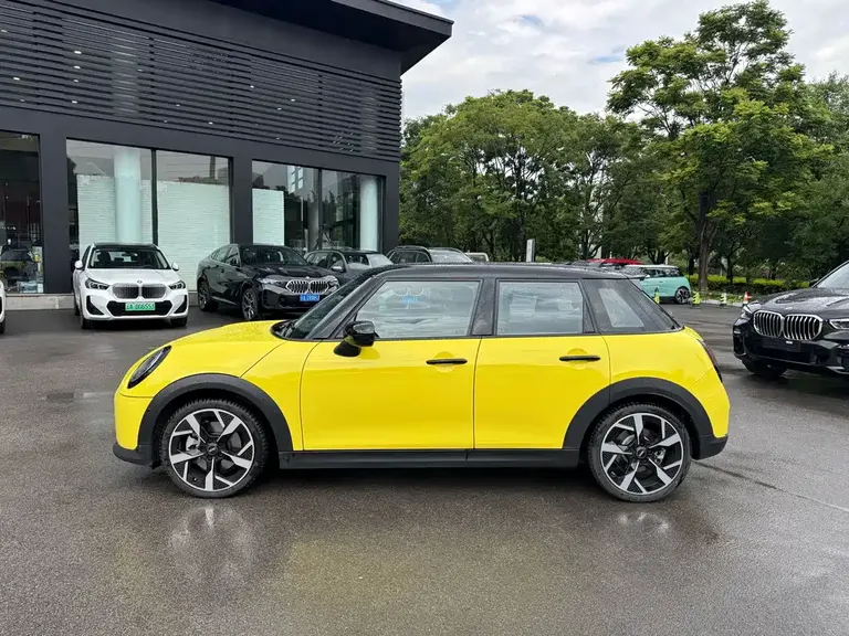 MINI 2.0 T COOPER S Artist 5-door