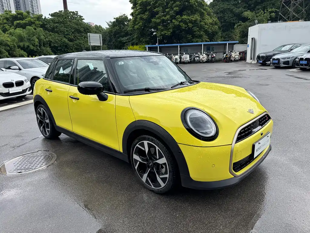 MINI 2.0 T COOPER S Artist 5-door