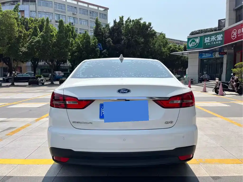 Escort Facelift 1.5 L Auto Joy CN-V