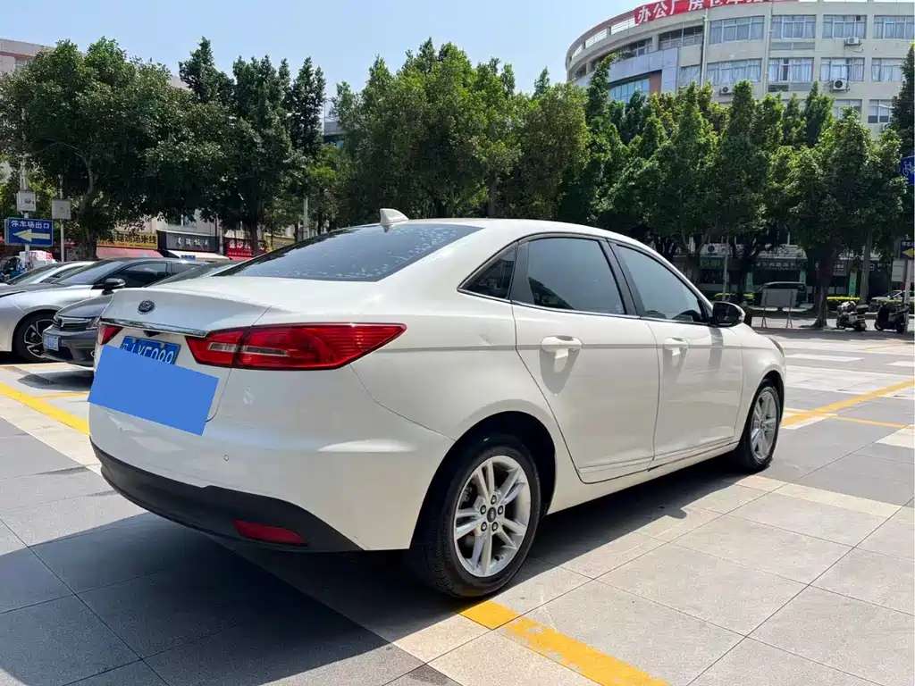 Escort Facelift 1.5 L Auto Joy CN-V