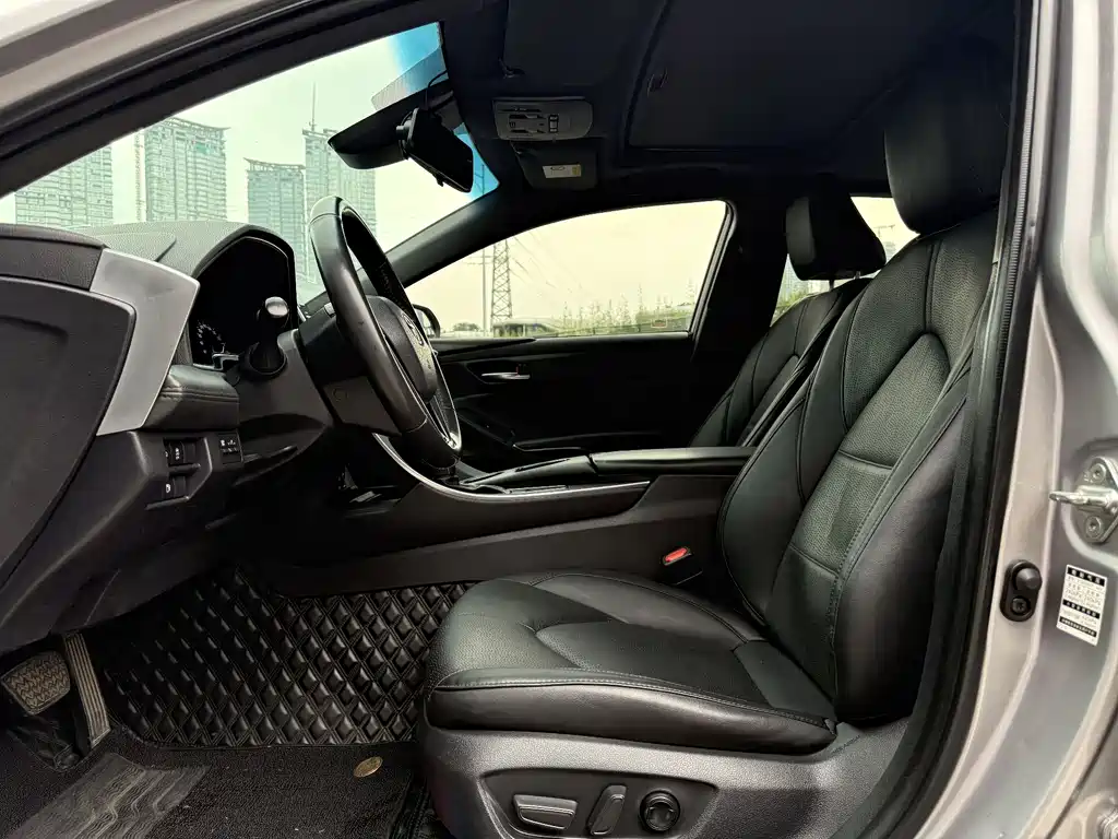Avalon 2.0 L Luxury CN-VI