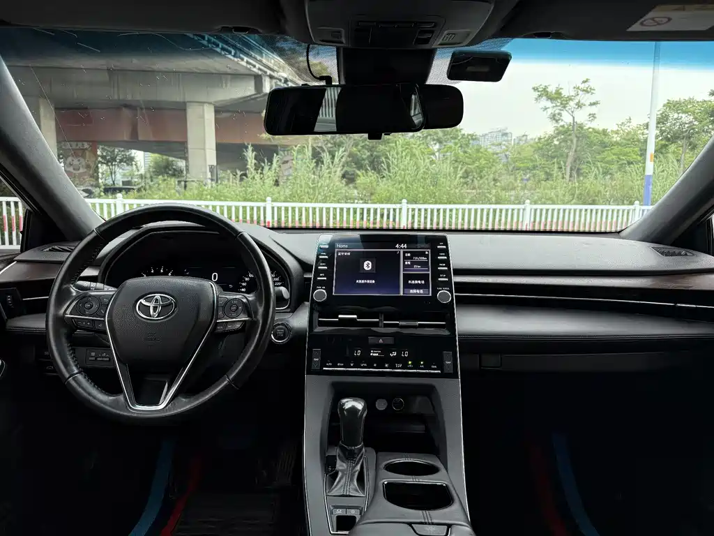 Avalon 2.0 L Luxury CN-VI