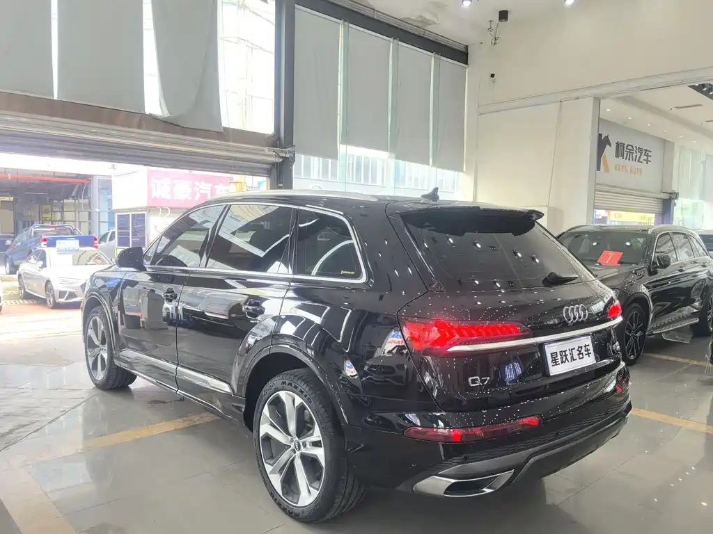 Audi Q7 55 TFSI quattro S line Sport
