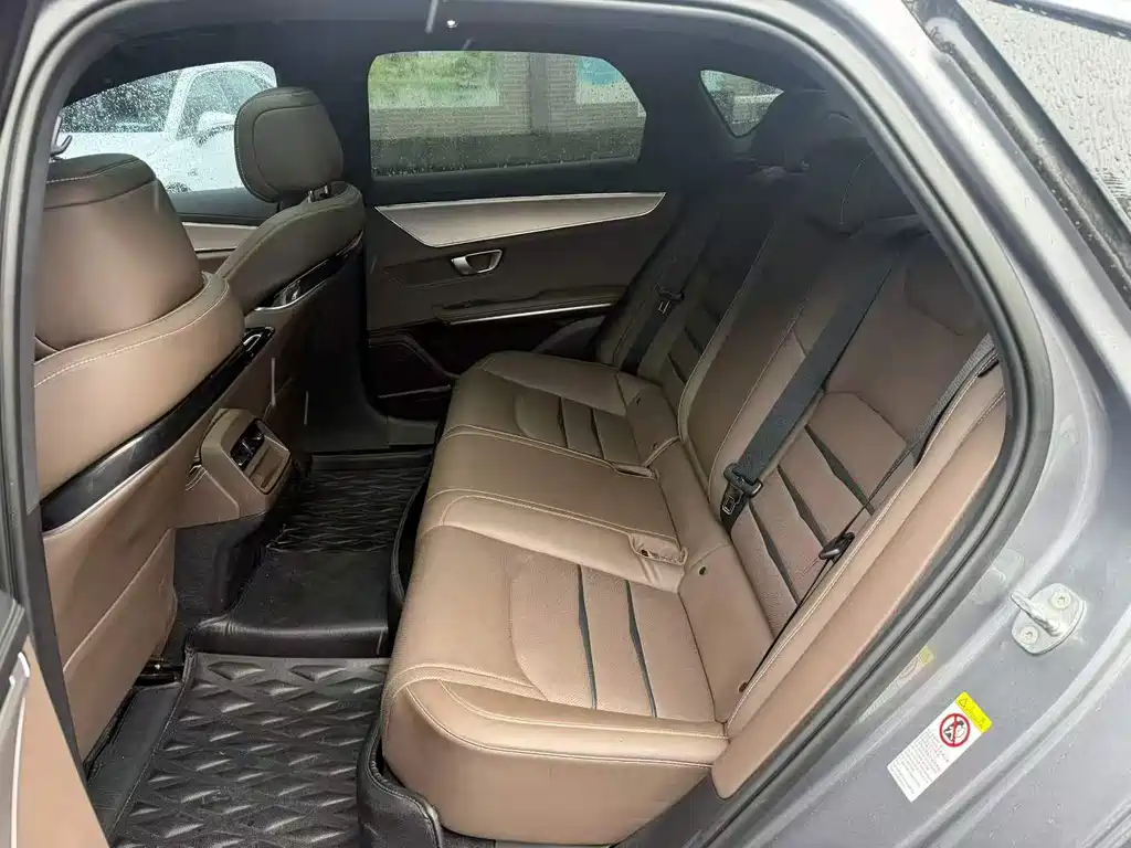 Han DM 4 WD Performance Luxury