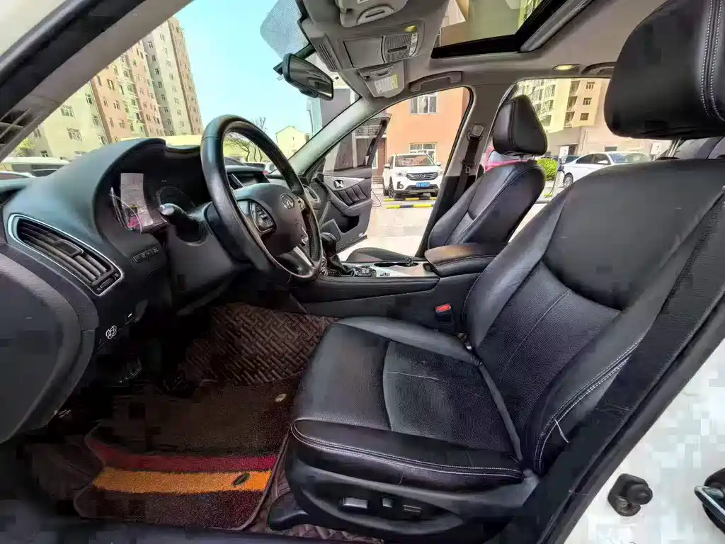Infiniti Q50 L 2.0 T Joy