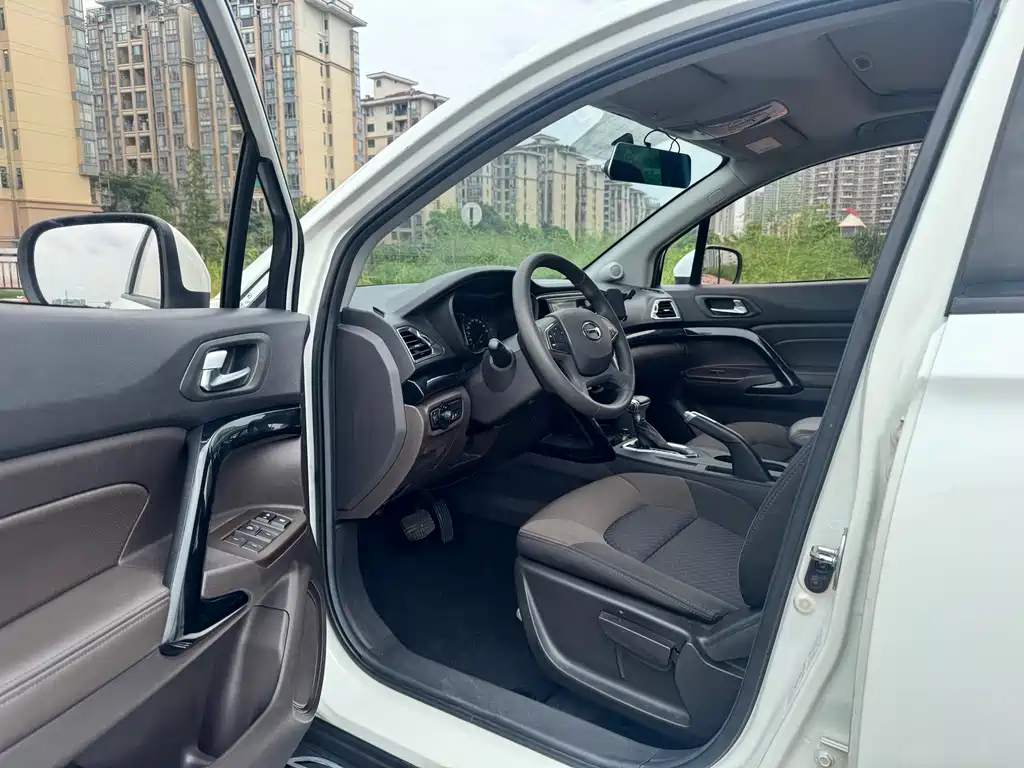 GAC Trumpchi GS4 200 T G-DCT Elite
