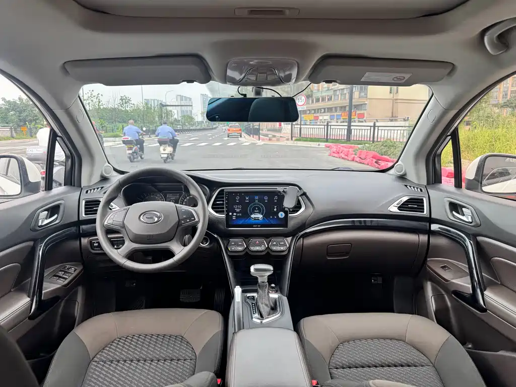 GAC Trumpchi GS4 200 T G-DCT Elite