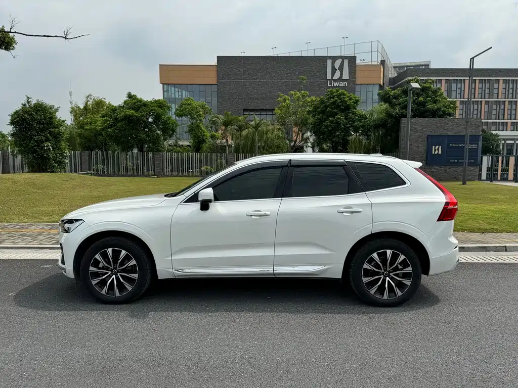 Volvo XC60 B5 4 WD Smart Vision Luxury