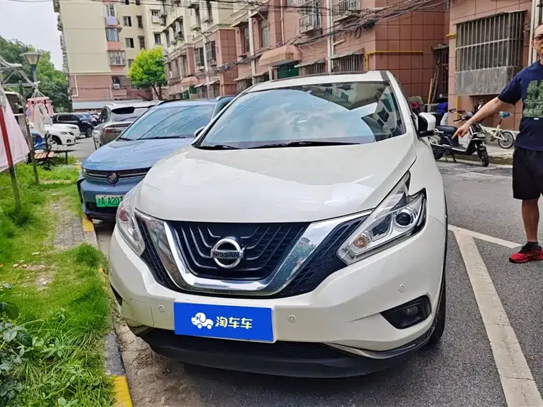 Nissan Murano 2.5 L XL 2 WD Connected Luxury CN-V