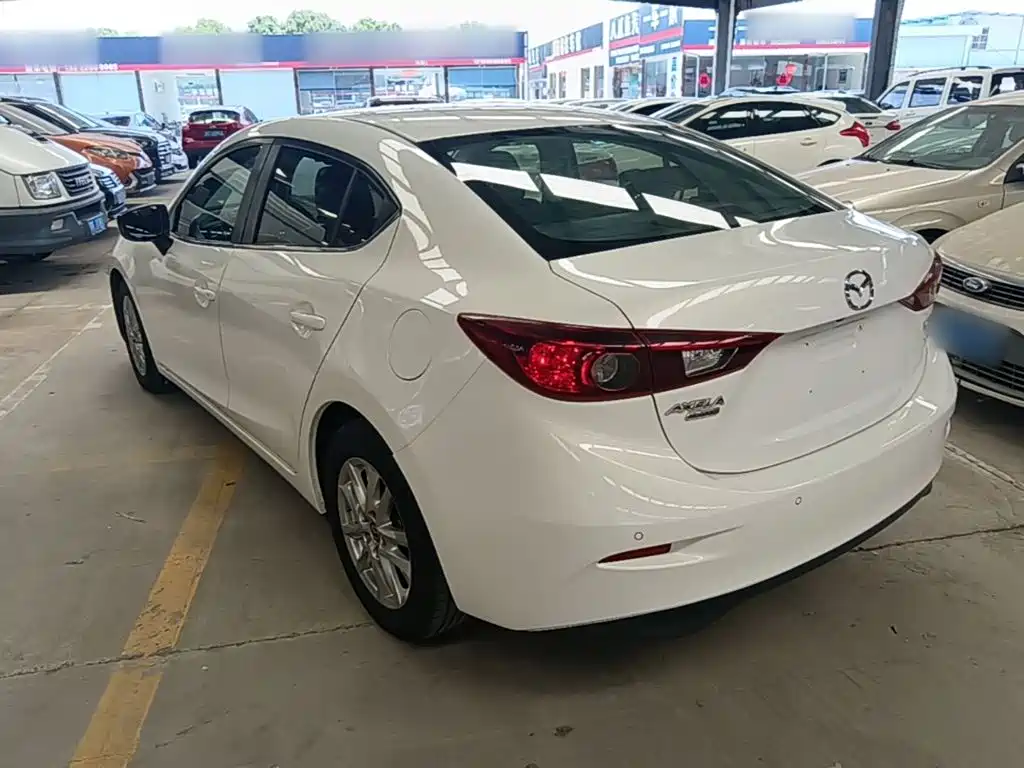 Mazda 3 Axela Sedan 1.5 L Auto Luxury