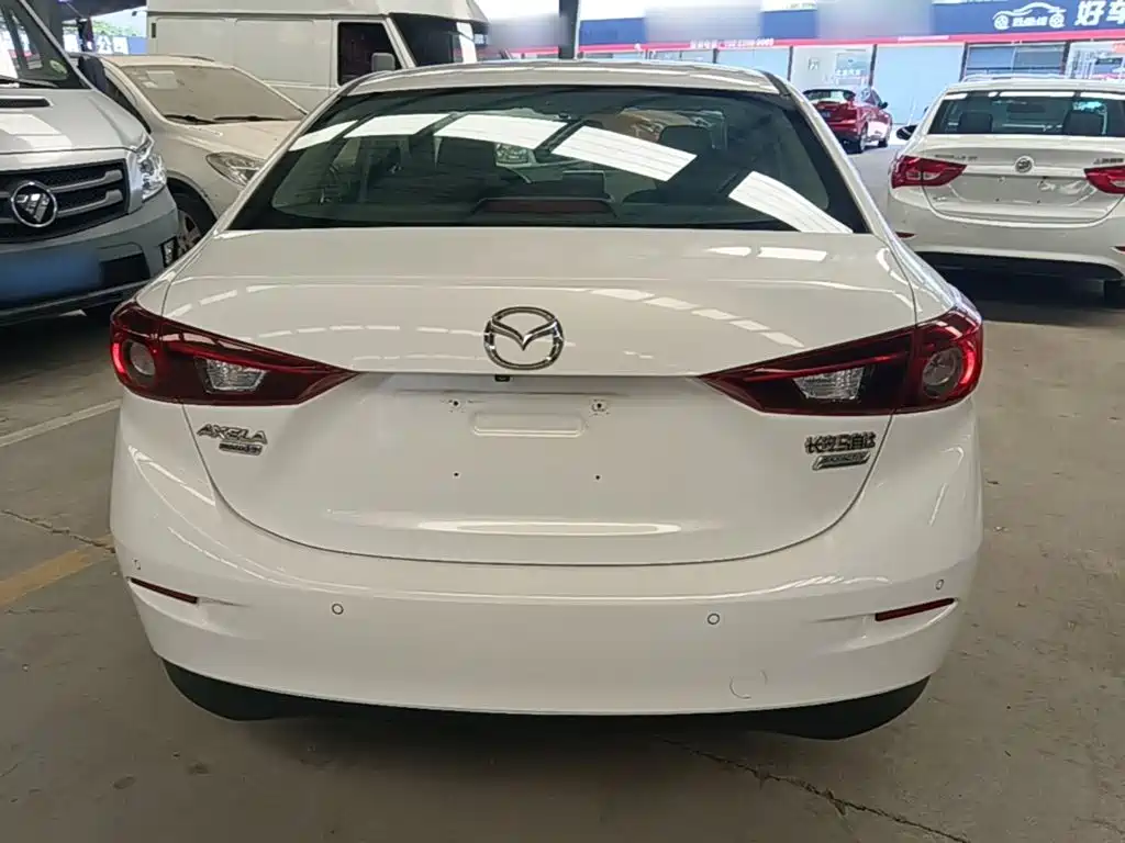 Mazda 3 Axela Sedan 1.5 L Auto Luxury