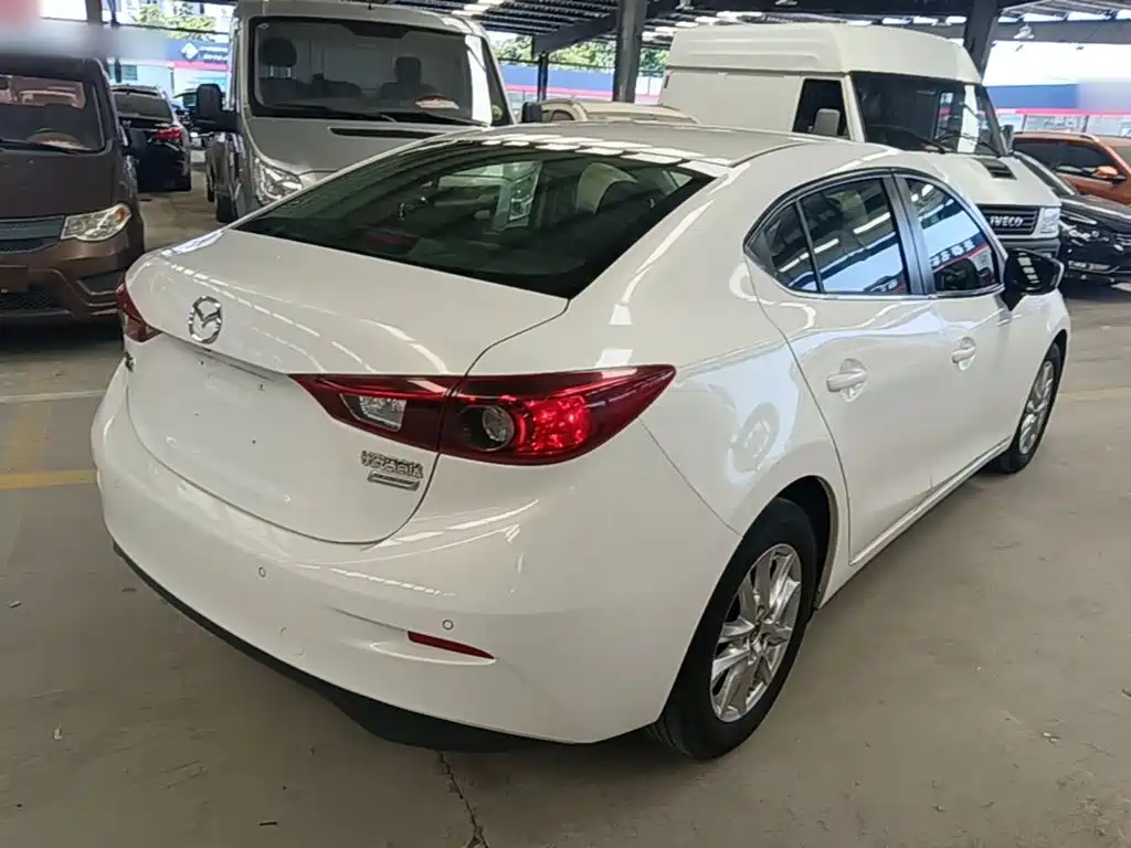 Mazda 3 Axela Sedan 1.5 L Auto Luxury