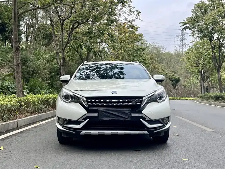 Venucia T90 2.0 L CVT Smart Style