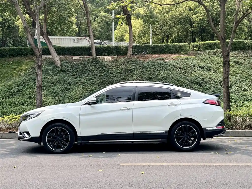 Venucia T90 2.0 L CVT Smart Style