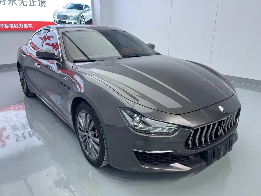 Ghibli 2.0 T GT Sharp Edge