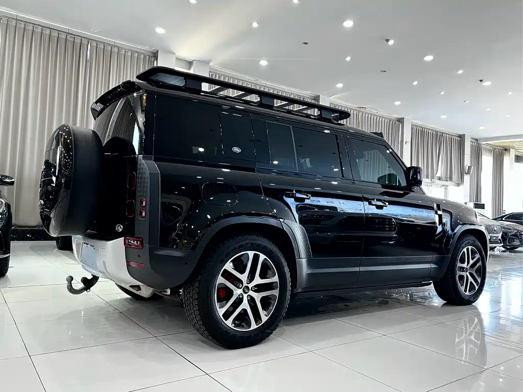 Land Rover Defender 110 3.0 T P400 Dark Special Edition
