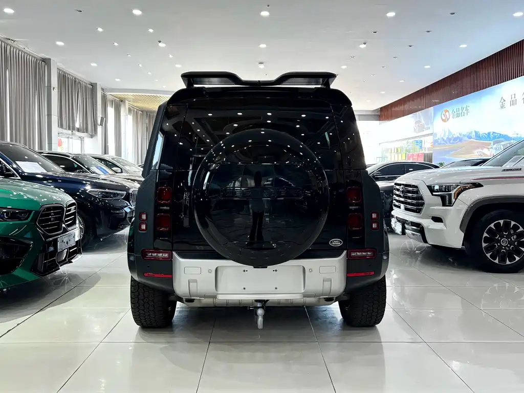 Land Rover Defender 110 3.0 T P400 Dark Special Edition