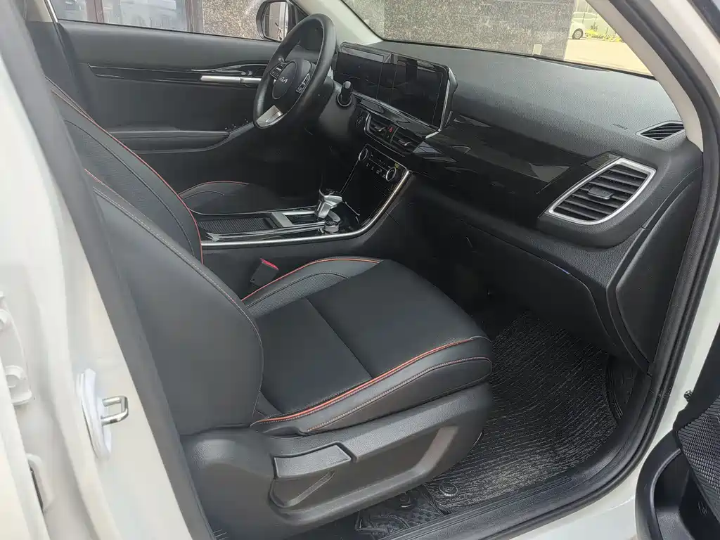Seltos 1.5 L CVT Luxury
