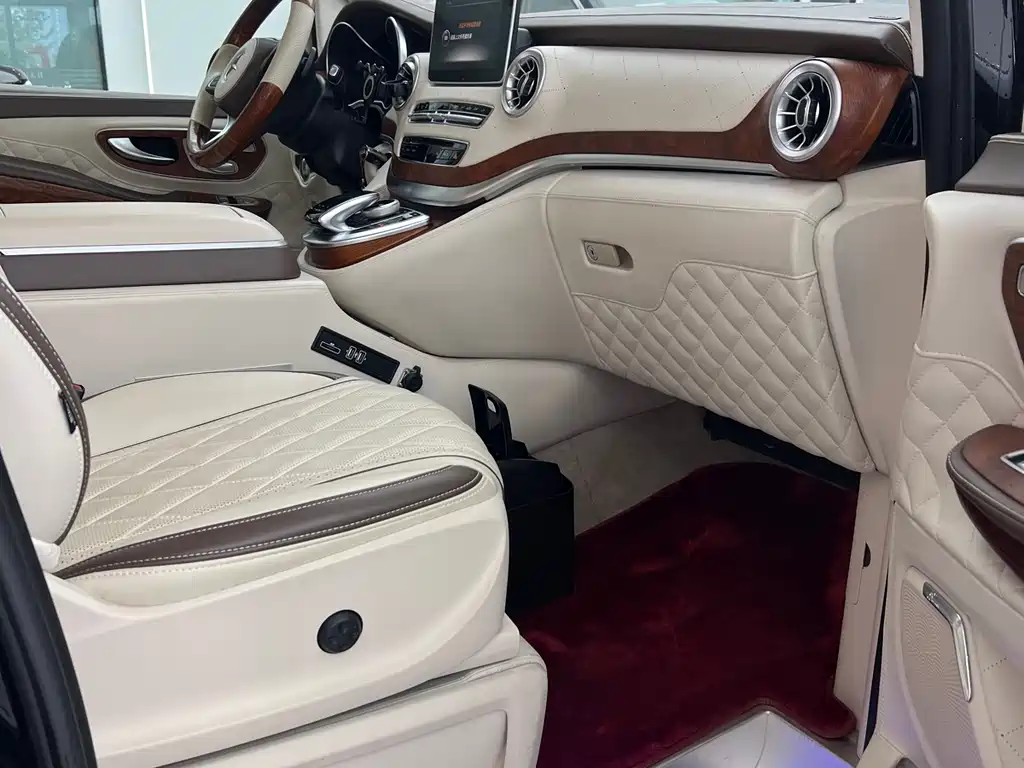 Mercedes-Benz V-Class V 260 L Distinguished Extended CN-VI