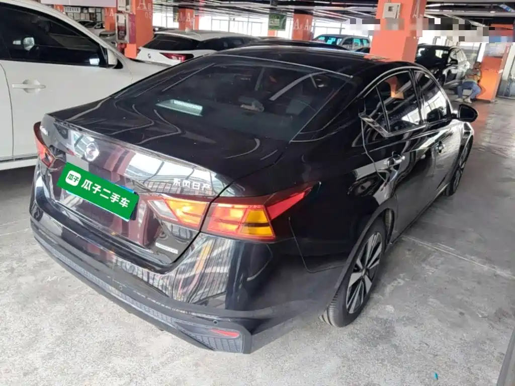 Teana 2.0 L XL Upper AD1 Smart Travel Navigator