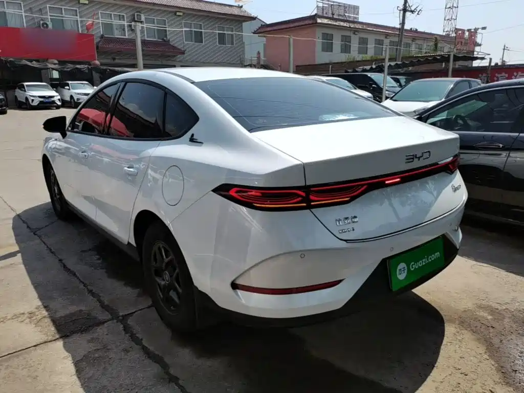 Qin PLUS DM-i Smart Drive 55 KM Leading