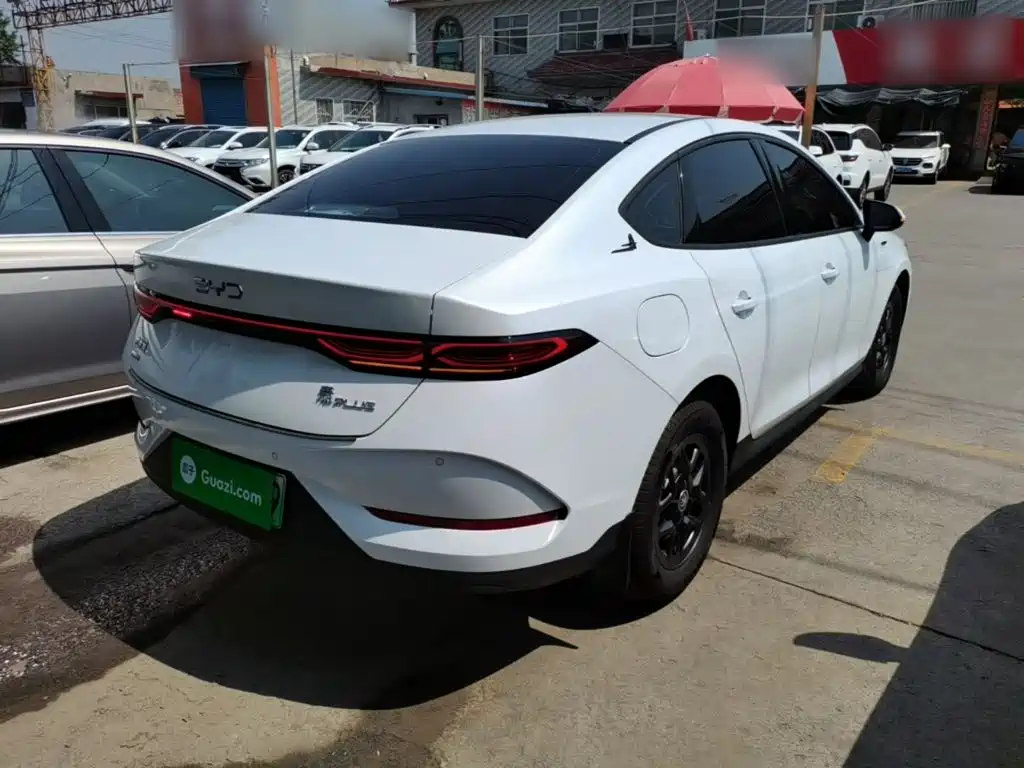 Qin PLUS DM-i Smart Drive 55 KM Leading