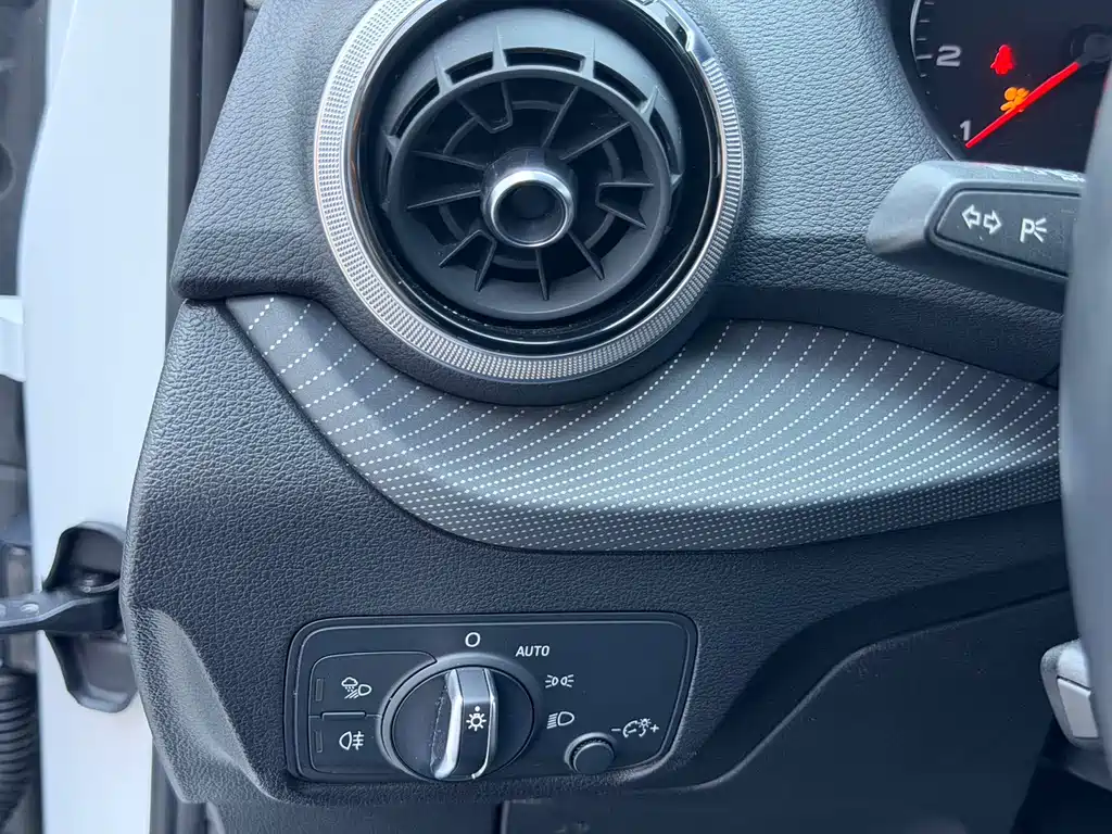 Audi Q2 L 35 TFSI Progressive Dynamic