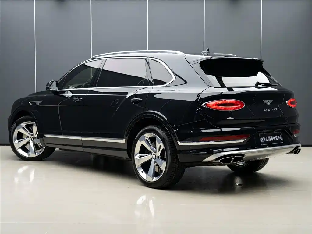 Bentayga 4.0 T V8 LWB Range