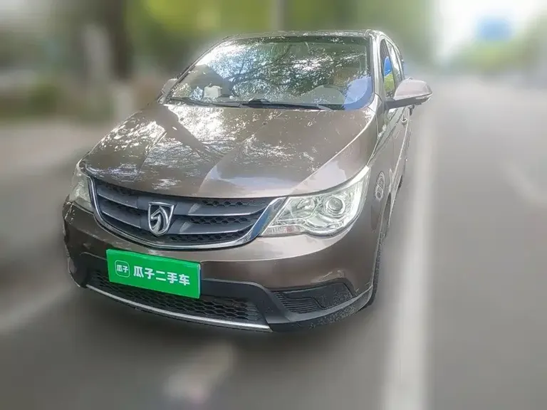 Baojun 730 1.5 L Manual Standard 7-seat