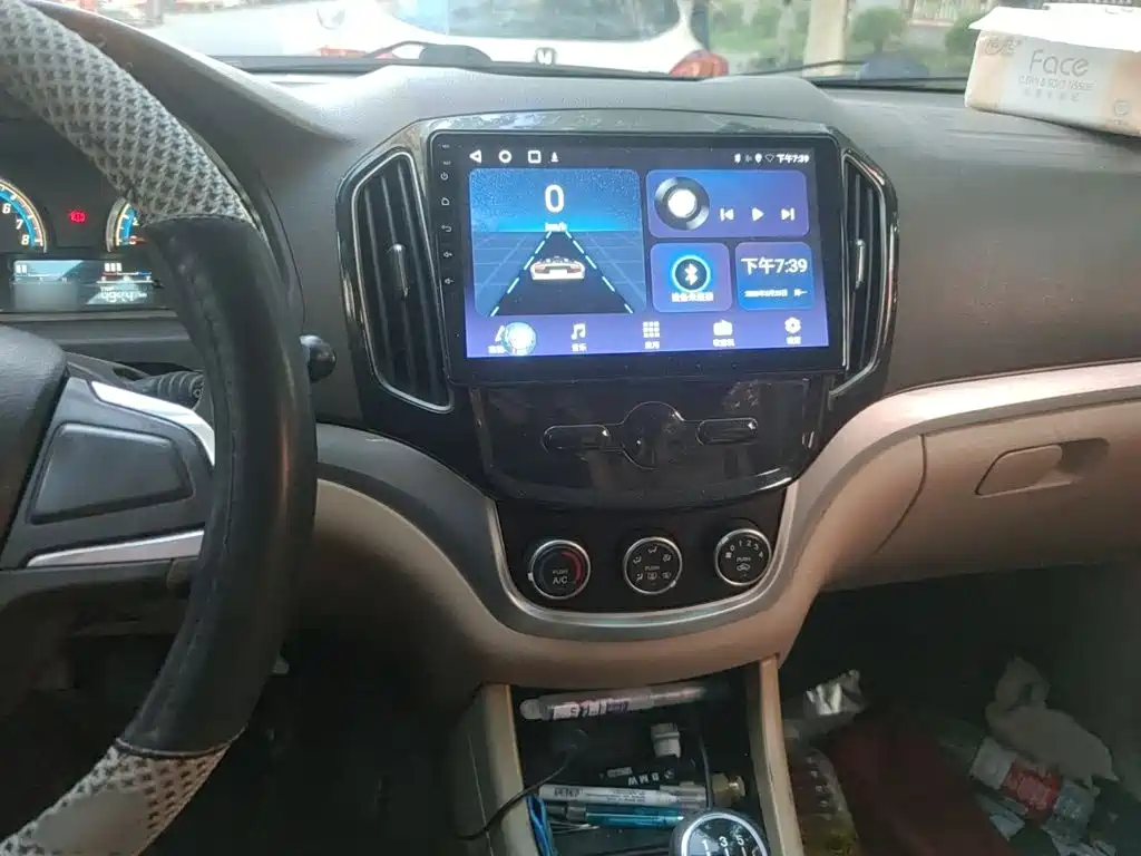 Baojun 730 1.5 L Manual Standard 7-seat
