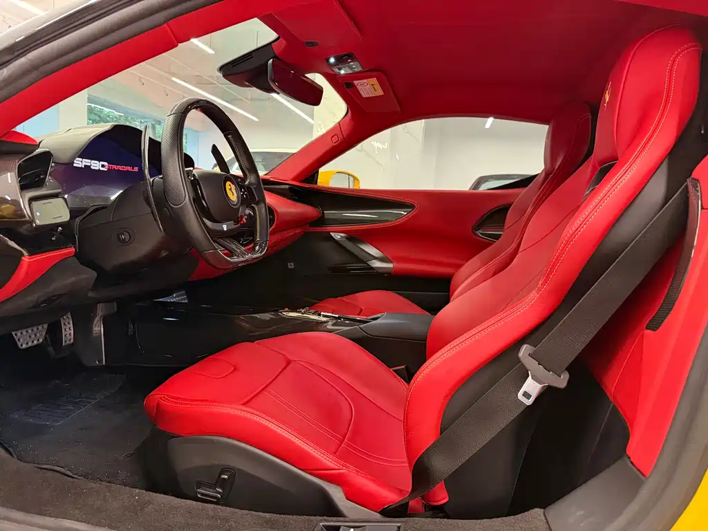 SF90 3.9 T V8 Stradale