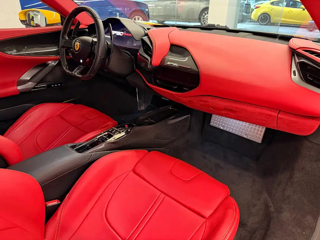 SF90 3.9 T V8 Stradale