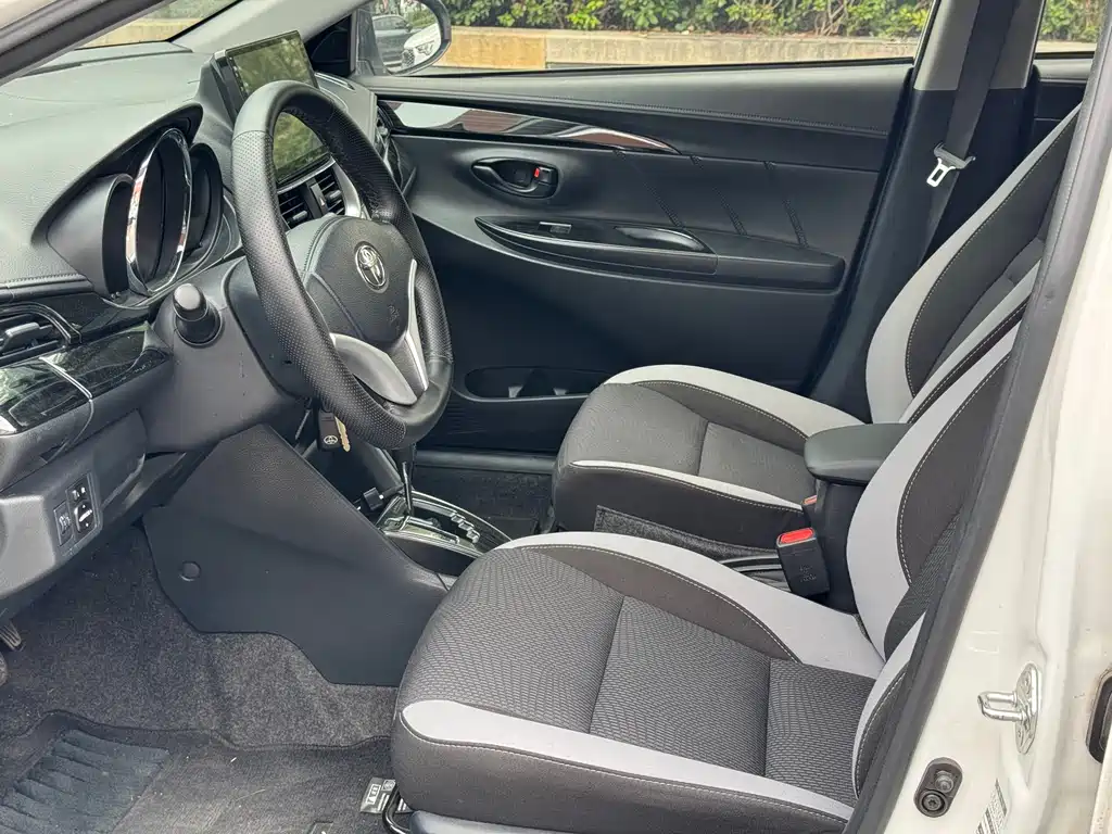 YARiS L Zhixuan Zhixuan X 1.5 L CVT Leading