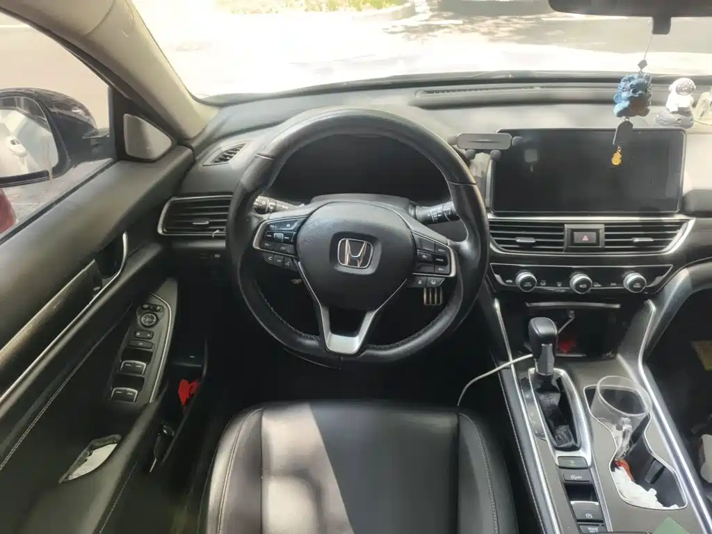 Accord 260 TURBO Phantom Night · Distinguished