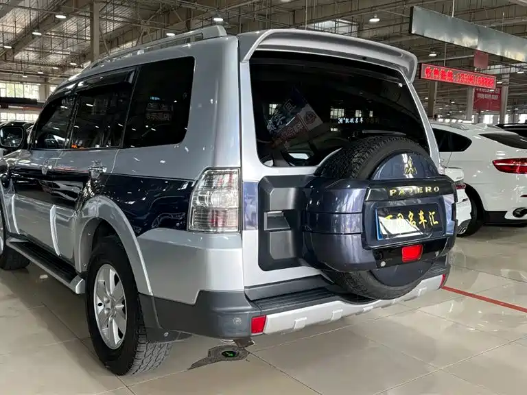 Pajero (Import) 帕杰罗进口 2009款 3.8 L 五门 尊贵版