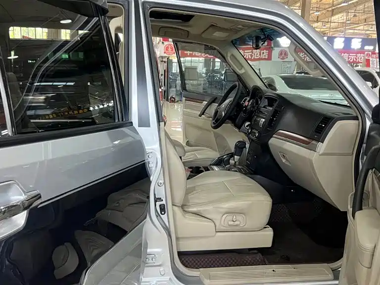 Pajero (Import) 帕杰罗进口 2009款 3.8 L 五门 尊贵版