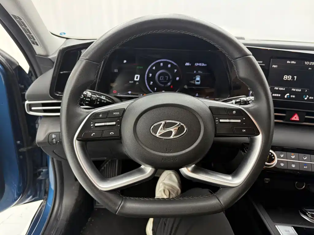 Elantra 1.5 L CVT GLX Elite
