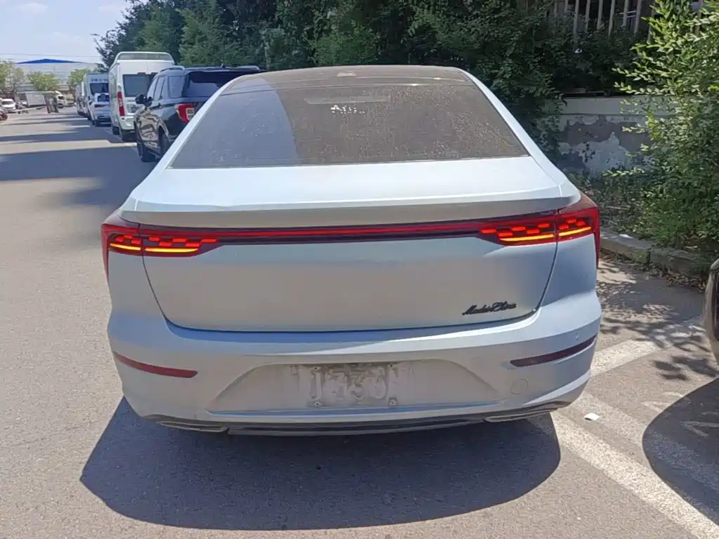 Besturn B70 3 rd Gen 2.0 T Auto Premium
